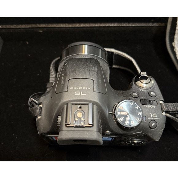 Fujifilm FinePix SL300 Digital Camera 14MP 30x Zoom w/ Accessories & SD Card - Picture 6 of 16